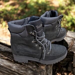 Timberland Women’s Cormayer Valley Premium Waterproof Leather Boots